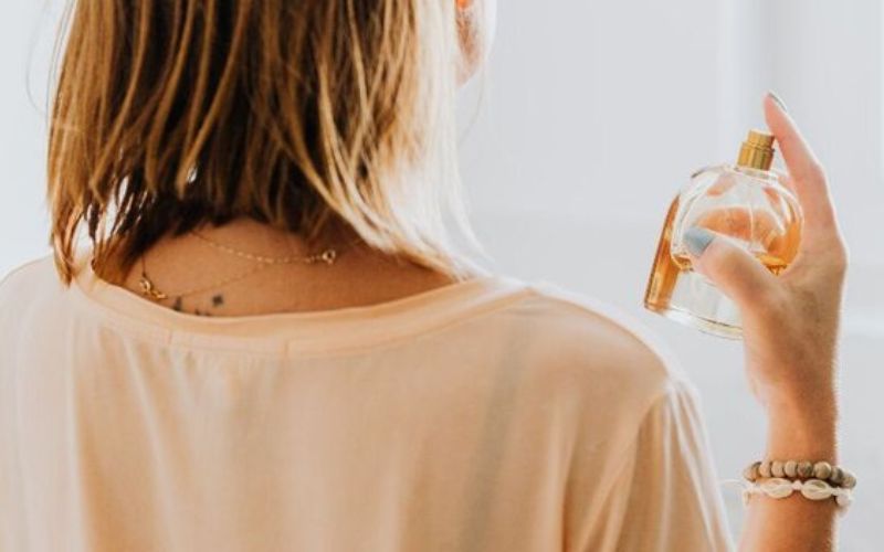vì sao phái đẹp nên sử dụng nước hoa